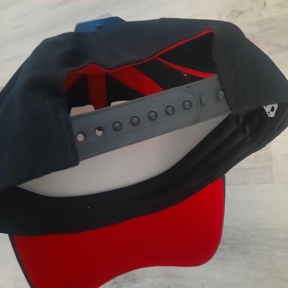 Superman Hat - Picture 6 of 6
